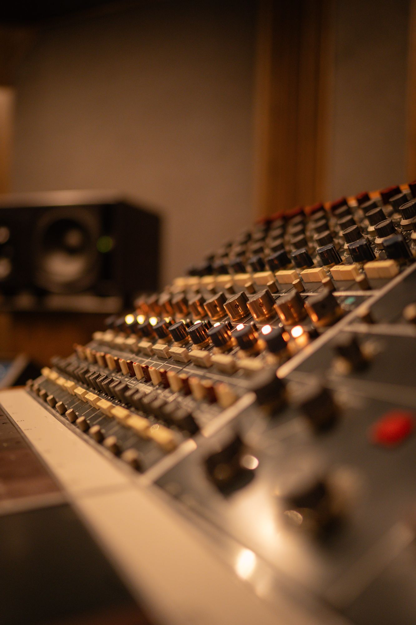 Faders de la consola Neve BCM10